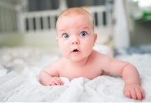 متى يبدأ الأطفال في الرؤية؟